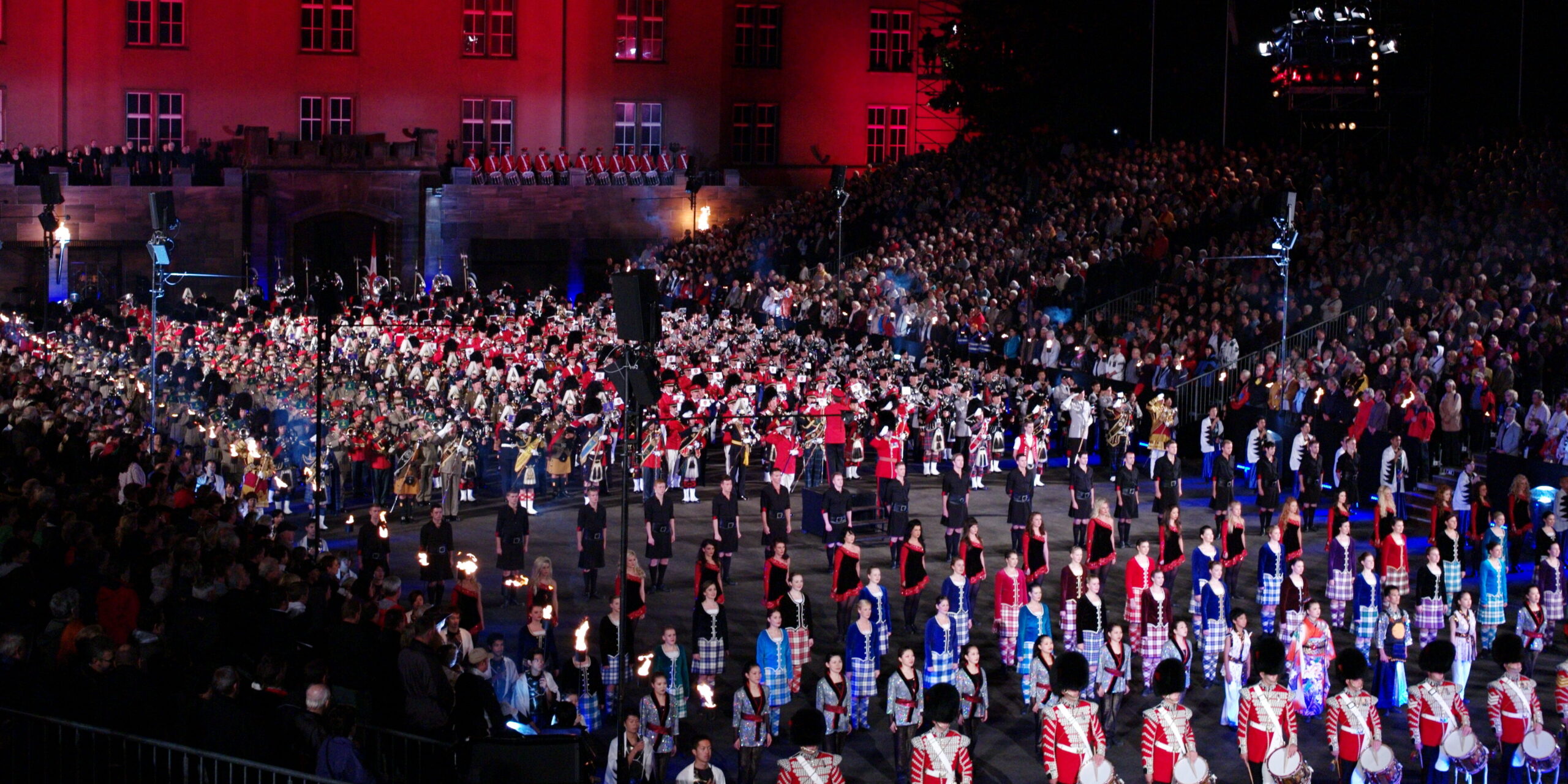 Basel Tattoo 2016 - Massed Pipes and Drums + Royal Marines